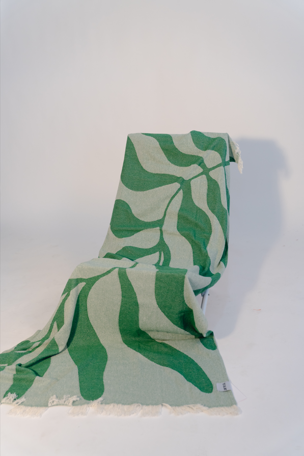 toalha verde inteira
